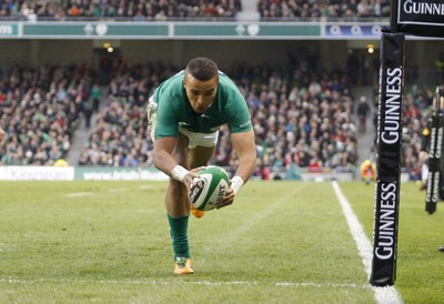 241112 Ireland v Argentina - Autumn Internationals 2012 - Simon Zebo scores Ireland's fourth try of the afternoon 