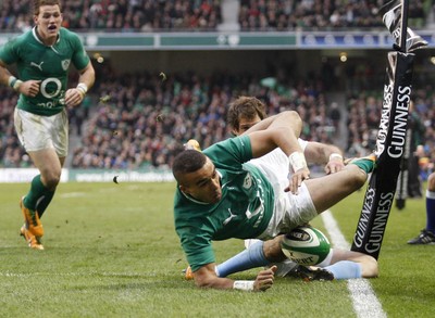 241112 Ireland v Argentina - Autumn Internationals 2012 - Simon Zebo scores Ireland's fourth try of the afternoon 