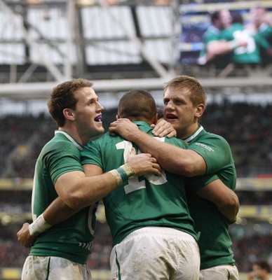 241112 Ireland v Argentina - Autumn Internationals 2012 - Simon Zebo is congratulated by Craig Gilroy and Chris Henry after scoring Ireland's fourth try 