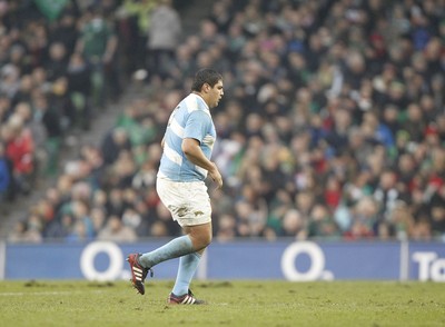 241112 Ireland v Argentina - Autumn Internationals 2012 - Maximiliano Bustos of Argentina leaves the field after being shown a yellow card 