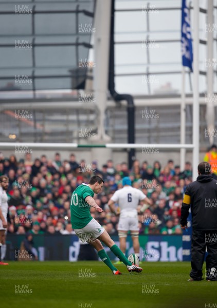 010315 - Ireland v England - RBS 6 Nations - Johnny Sexton of Ireland kicks a penalty