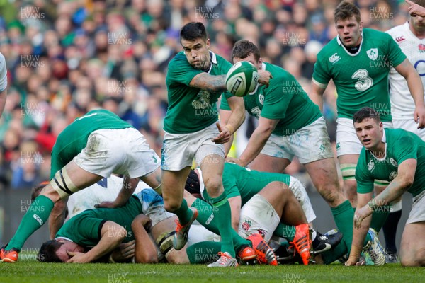 010315 - Ireland v England - RBS 6 Nations - Conor Murray of Ireland passes the ball