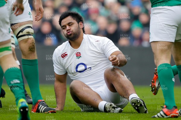 010315 - Ireland v England - RBS 6 Nations - Billy Vunipola of England looks dejected