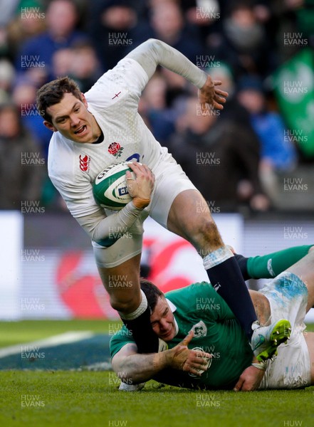 010315 - Ireland v England - RBS 6 Nations - Alex Goode of England is tackled by Robbie Henshaw of Ireland