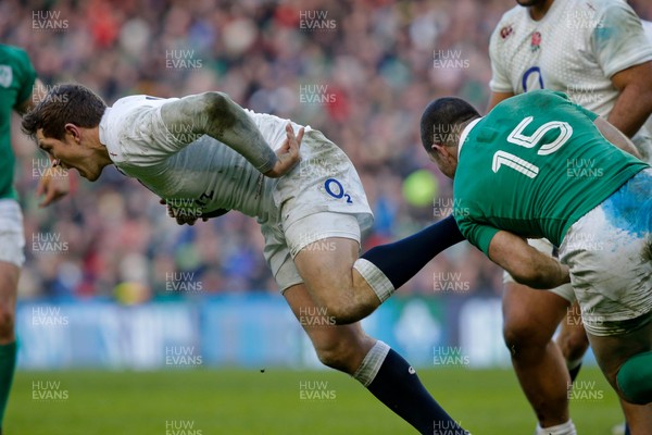 010315 - Ireland v England - RBS 6 Nations - Alex Goode of England is tackled by Rob Kearney of Ireland