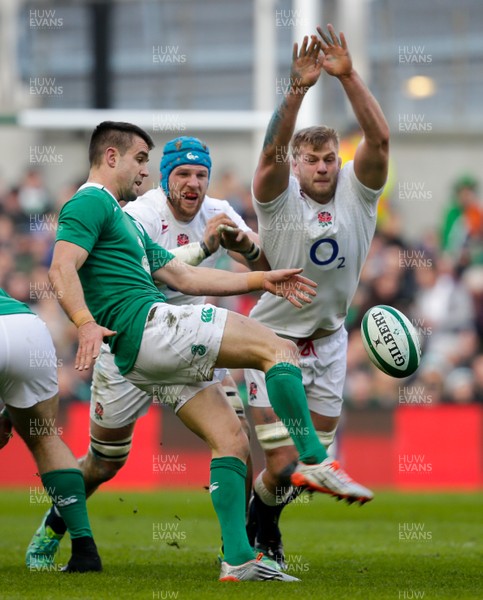 010315 - Ireland v England - RBS 6 Nations - Conor Murray of Ireland kicks as James Haskell and George Kruis try to charge down