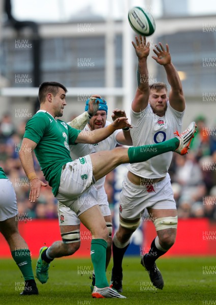 010315 - Ireland v England - RBS 6 Nations - Conor Murray of Ireland kicks as James Haskell and George Kruis try to charge down