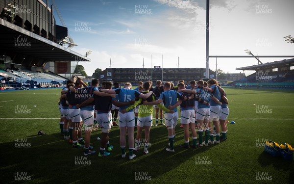 010721 - Ireland U20 v England U20, 2021 Six Nations U20 Championship - The Ireland team form a huddle ahead of their match against England