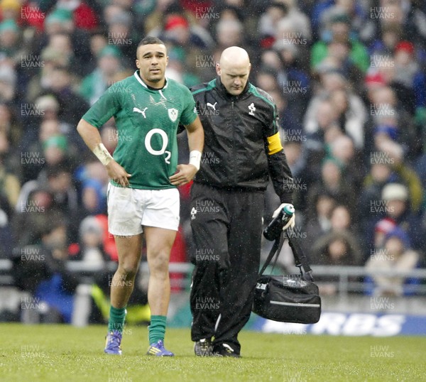 100213 - Ireland v England, 2013 RBS 6 Nations - Simon Zebo of Ireland leaves the field with injury 