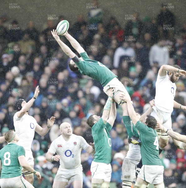 100213 - Ireland v England, 2013 RBS 6 Nations - Donnacha Ryan of Ireland takes the lineout