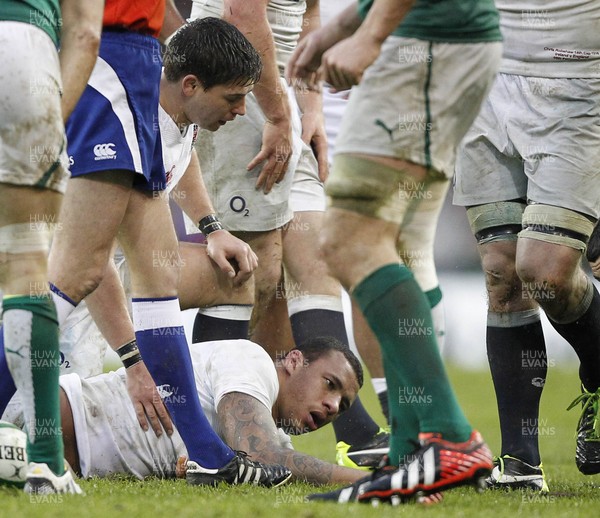 100213 - Ireland v England, 2013 RBS 6 Nations - Concern is shown for the injured Courtney Lawes of England 