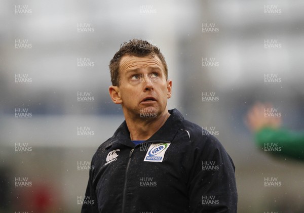 100213 - Ireland v England, 2013 RBS 6 Nations - Linesman Nigel Owens