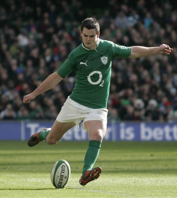 250212 Ireland v Italy - RBS Six Nations - Jonathan Sexton converts the second Irish try