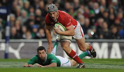 05.02.12 - Ireland v Wales - RBS Six Nations 2012 -.Jonathan Davies of Wales bets Rob Kearney of Ireland to score try..