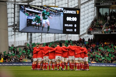 05.02.12 - Ireland v Wales - RBS Six Nations 2012 -.Wales players huddle..