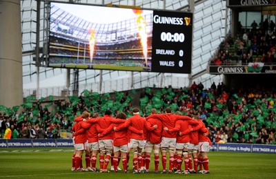 05.02.12 - Ireland v Wales - RBS Six Nations 2012 -.Wales players huddle..