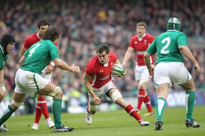 05.02.12  Ireland  v Wales .Wales' Sam Warburton takes on Donnacha O'Callaghan of Ireland..