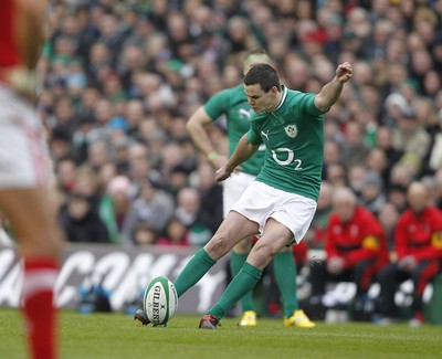 05.02.12 - Ireland v Wales - RBS Six Nations.Ireland's Jonathan Sexton kicks the first penalty .