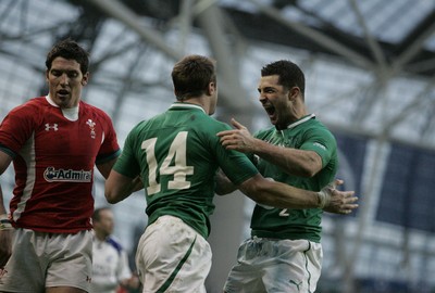 05.02.12 - Ireland v Wales - RBS Six Nations.Ireland's Tommy Bowe celebrates his try with Rob Kearney.