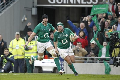 05.02.12 - Ireland v Wales - RBS Six Nations.Rory Best crosses to score the first try for Ireland.