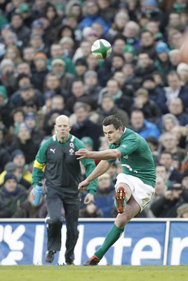 05.02.12 - Ireland v Wales - RBS Six Nations.Ireland's Jonathan Sexton converts a penalty.