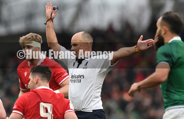 050222 - Ireland v Wales - Guinness Six Nations - Referee Jaco Peyper