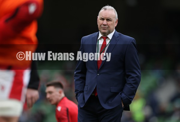 050222 - Ireland v Wales - Guinness Six Nations Championship - Wales head coach Wayne Pivac during the warm up