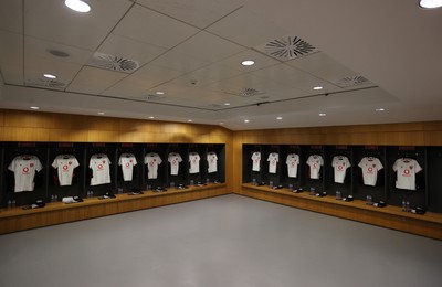 060326 - Ireland v Wales - Guinness Six Nations Championship - Wales dressing room before the game