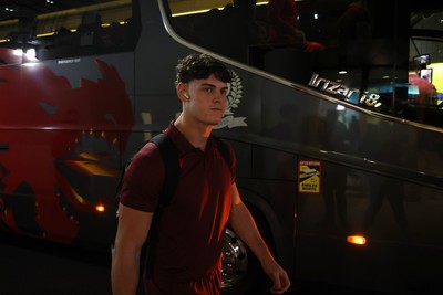 060326 - Ireland v Wales - Guinness Six Nations Championship - Eddie James of Wales arrives at the stadium