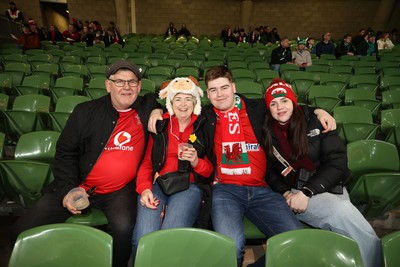 060326 - Ireland v Wales - Guinness Six Nations Championship - Wales fans