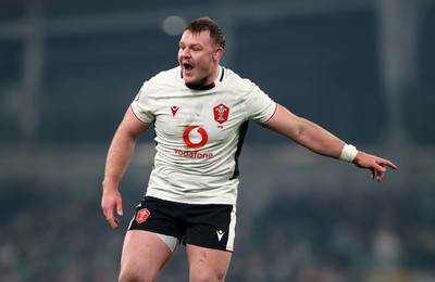 060326 - Ireland v Wales - Guinness Six Nations Championship - Dewi Lake of Wales 