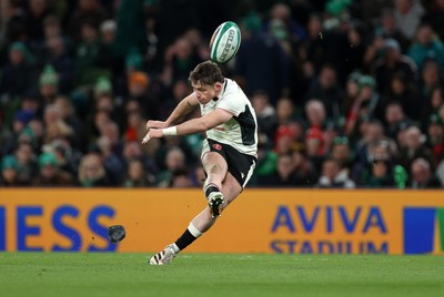 060326 - Ireland v Wales - Guinness Six Nations Championship - Dan Edwards of Wales kicks the conversion
