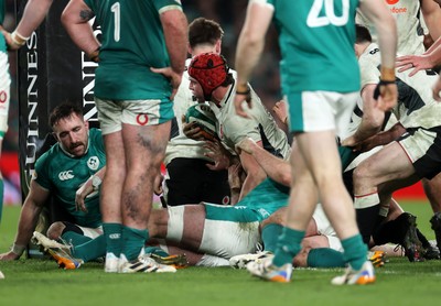 060326 - Ireland v Wales - Guinness Six Nations Championship - James Botham of Wales celebrates scoring a try with team mates