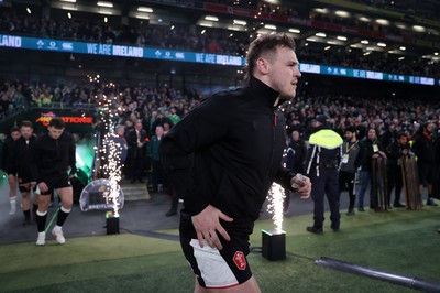 060326 - Ireland v Wales - Guinness Six Nations Championship - Jarrod Evans of Wales 