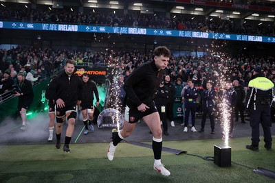 060326 - Ireland v Wales - Guinness Six Nations Championship - Louie Hennessey of Wales 