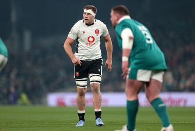 060326 - Ireland v Wales - Guinness Six Nations Championship - Ben Carter of Wales 