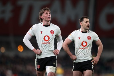 060326 - Ireland v Wales - Guinness Six Nations Championship - Ellis Mee of Wales 