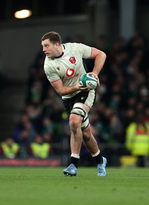 060326 - Ireland v Wales - Guinness Six Nations Championship - Ben Carter of Wales 