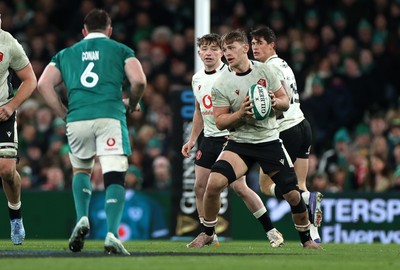 060326 - Ireland v Wales - Guinness Six Nations Championship - Alex Mann of Wales 