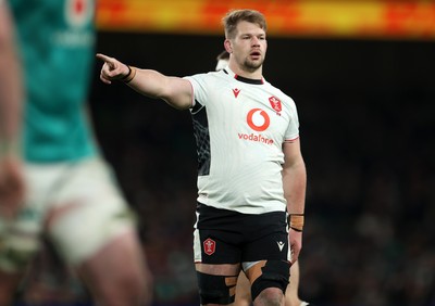 060326 - Ireland v Wales - Guinness Six Nations Championship - Olly Cracknell of Wales 
