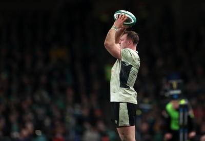 060326 - Ireland v Wales - Guinness Six Nations Championship - Dewi Lake of Wales 