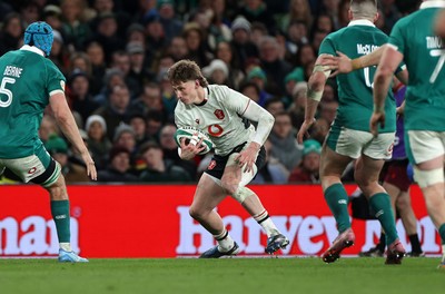 060326 - Ireland v Wales - Guinness Six Nations Championship - Ellis Mee of Wales 