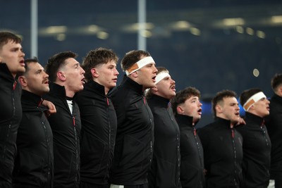 060326 - Ireland v Wales - Guinness Six Nations Championship - Ben Carter of Wales sings the anthem
