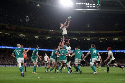060326 - Ireland v Wales - Guinness Six Nations Championship - Alex Mann of Wales wins the line out
