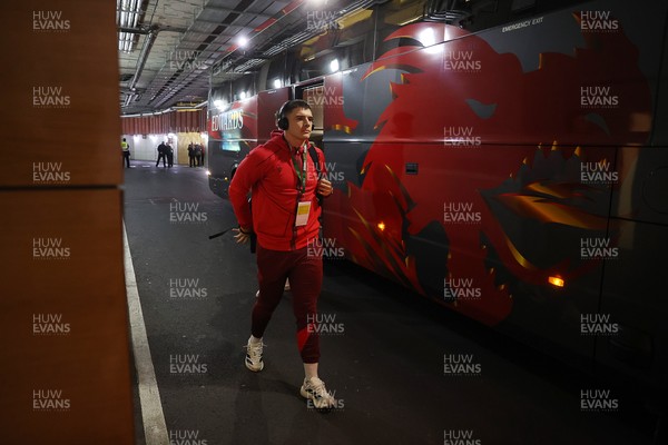 060326 - Ireland v Wales - Guinness Six Nations Championship - Joe Hawkins of Wales arrives at the stadium