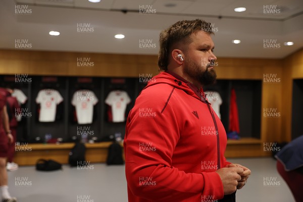 060326 - Ireland v Wales - Guinness Six Nations Championship - Tomas Francis of Wales arrives at the stadium