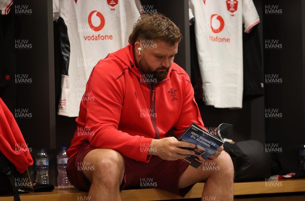 060326 - Ireland v Wales - Guinness Six Nations Championship - Tomas Francis of Wales arrives at the stadium