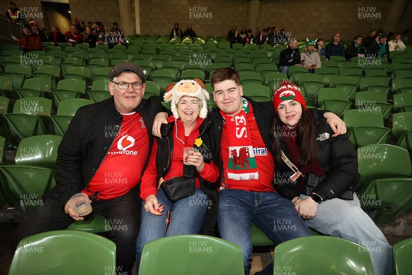 060326 - Ireland v Wales - Guinness Six Nations Championship - Wales fans