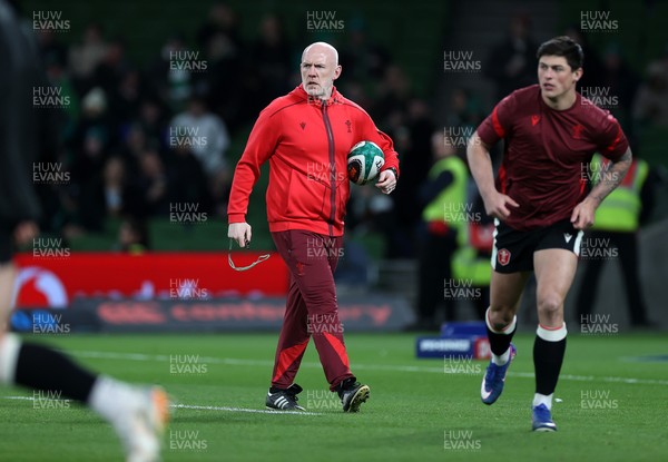 060326 - Ireland v Wales - Guinness Six Nations Championship - Wales Head Coach Steve Tandy 
