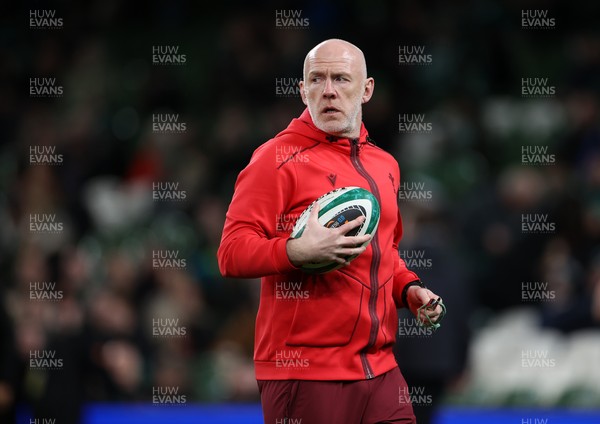 060326 - Ireland v Wales - Guinness Six Nations Championship - Wales Head Coach Steve Tandy 